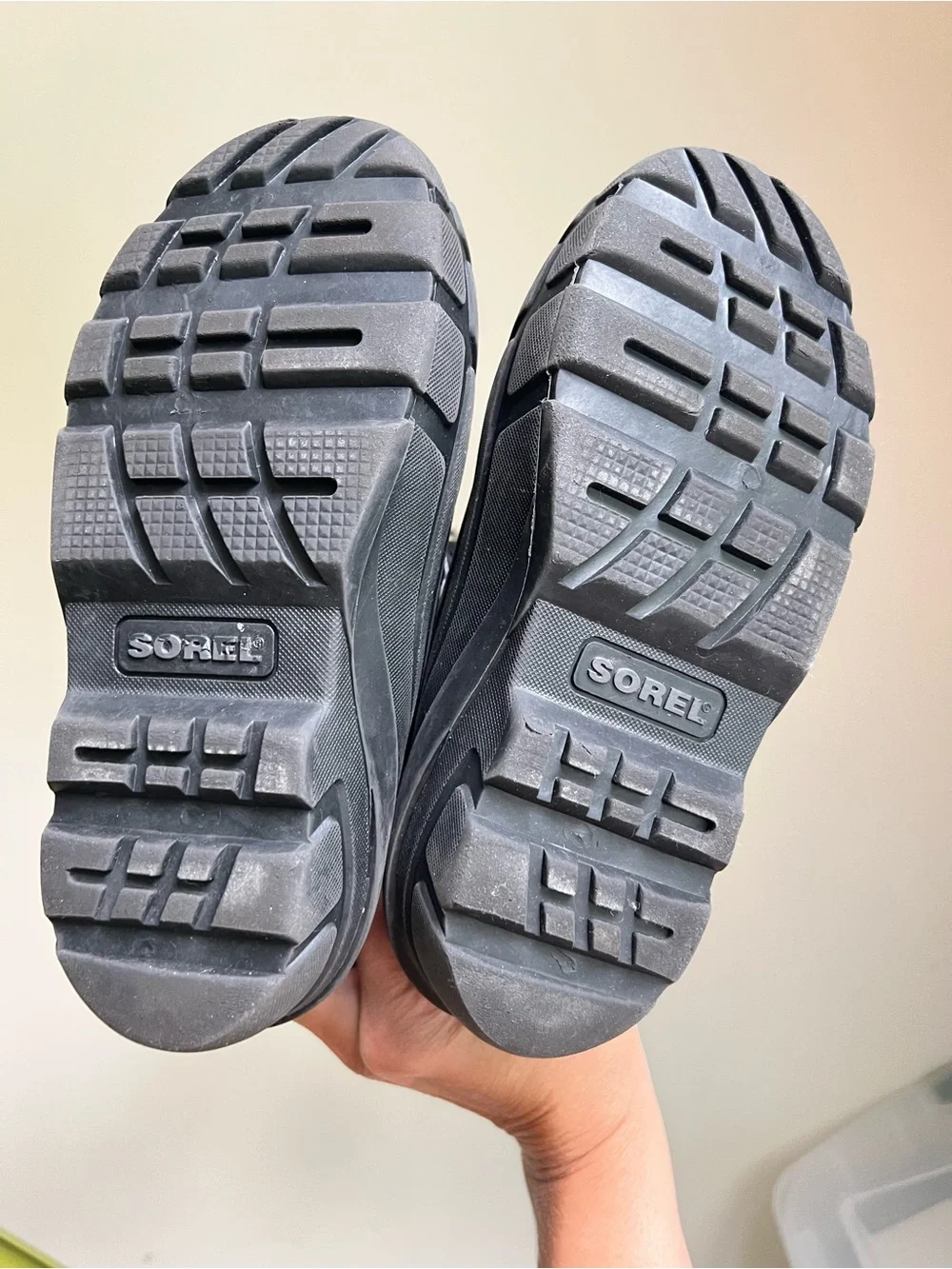 Sorel size 2Y Black Snow Boot - Insulated Winter Footwear